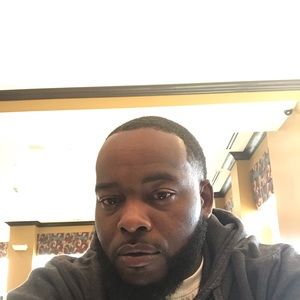 Meet your Posher, Derrick